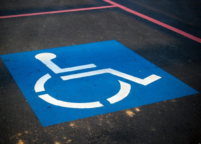 AMÉNAGEMENTS HANDICAPÉS