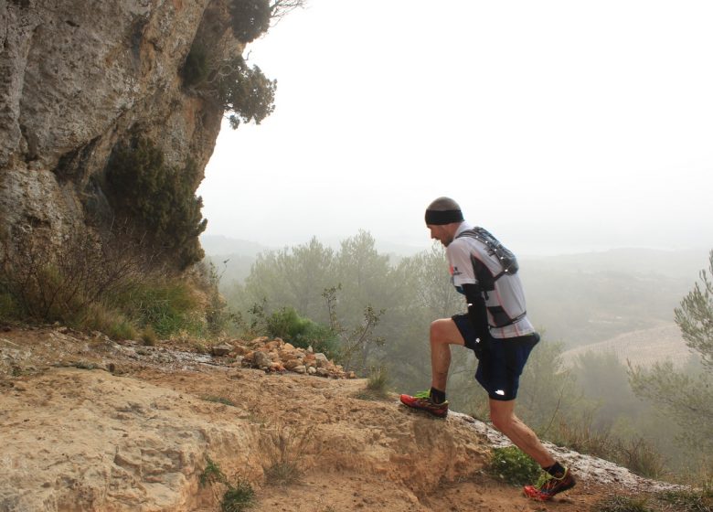 SENDERO GRUISSAN POLI